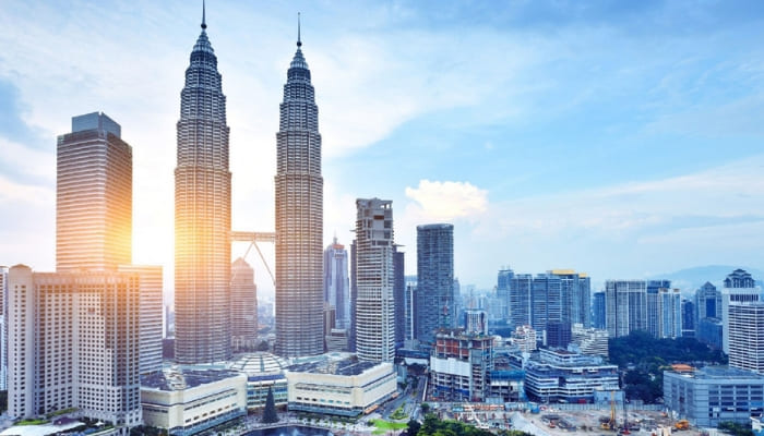 Challenges and opportunities in the tourism industry in Malaysia